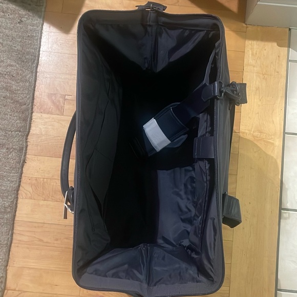 Beis Weekender Bag - Picture 5 of 9